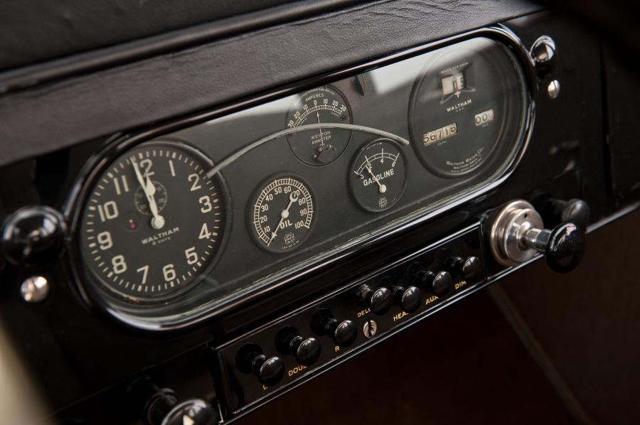 Pierce-Arrow 7-Passenger Sedan 1920 года  (фото 10 из 19)